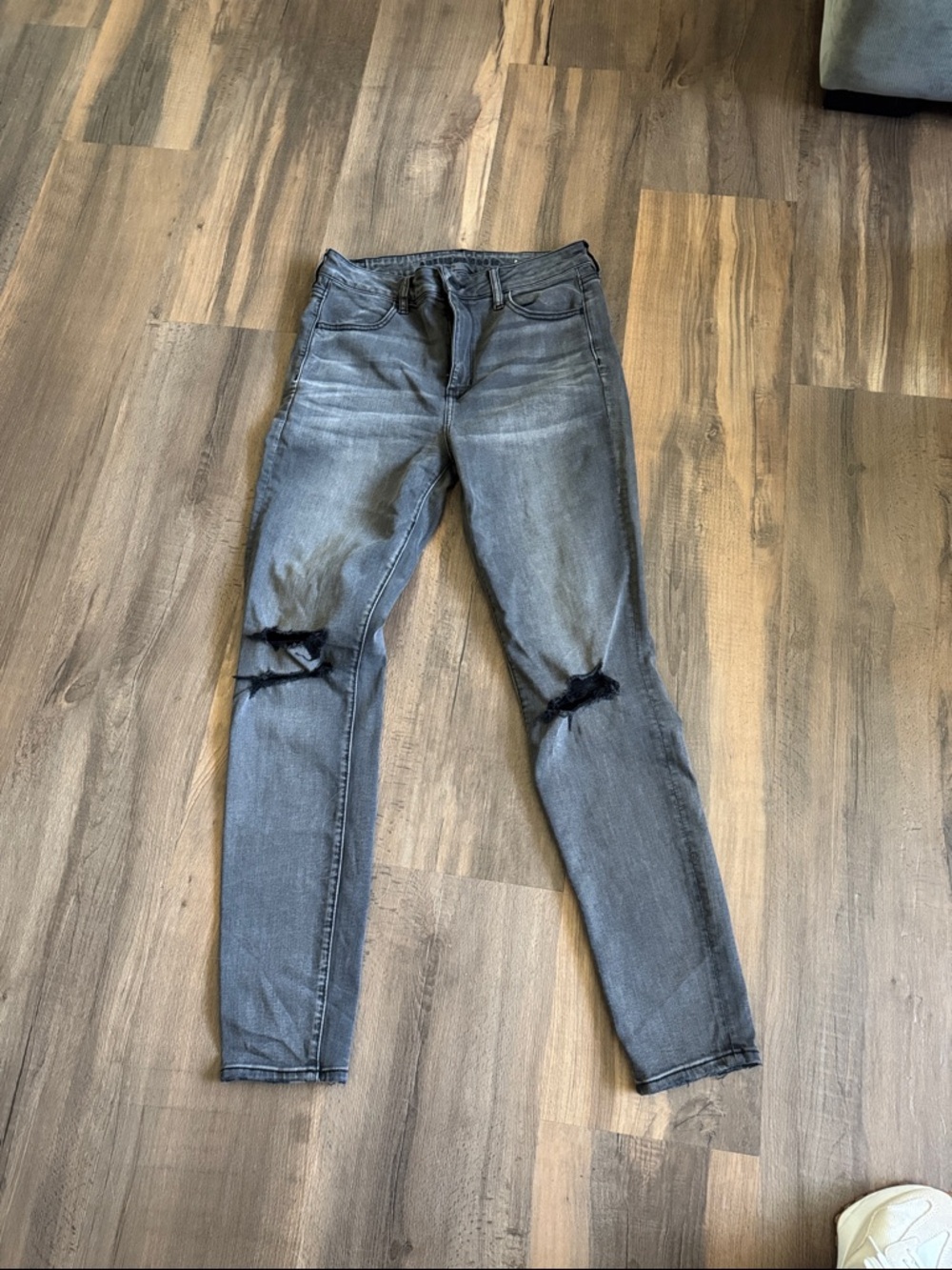 American Eagle High-Rise Distressed Black Skinny Jeans